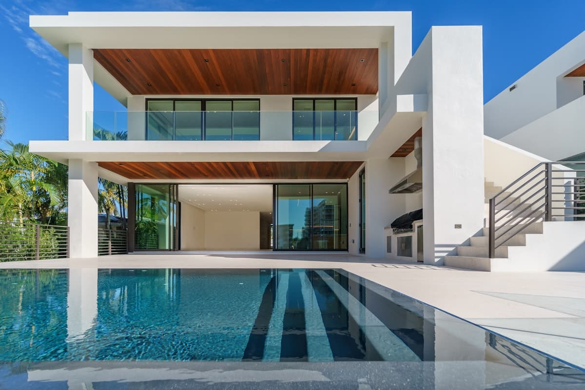 Coastal Retreat — Photo 3
